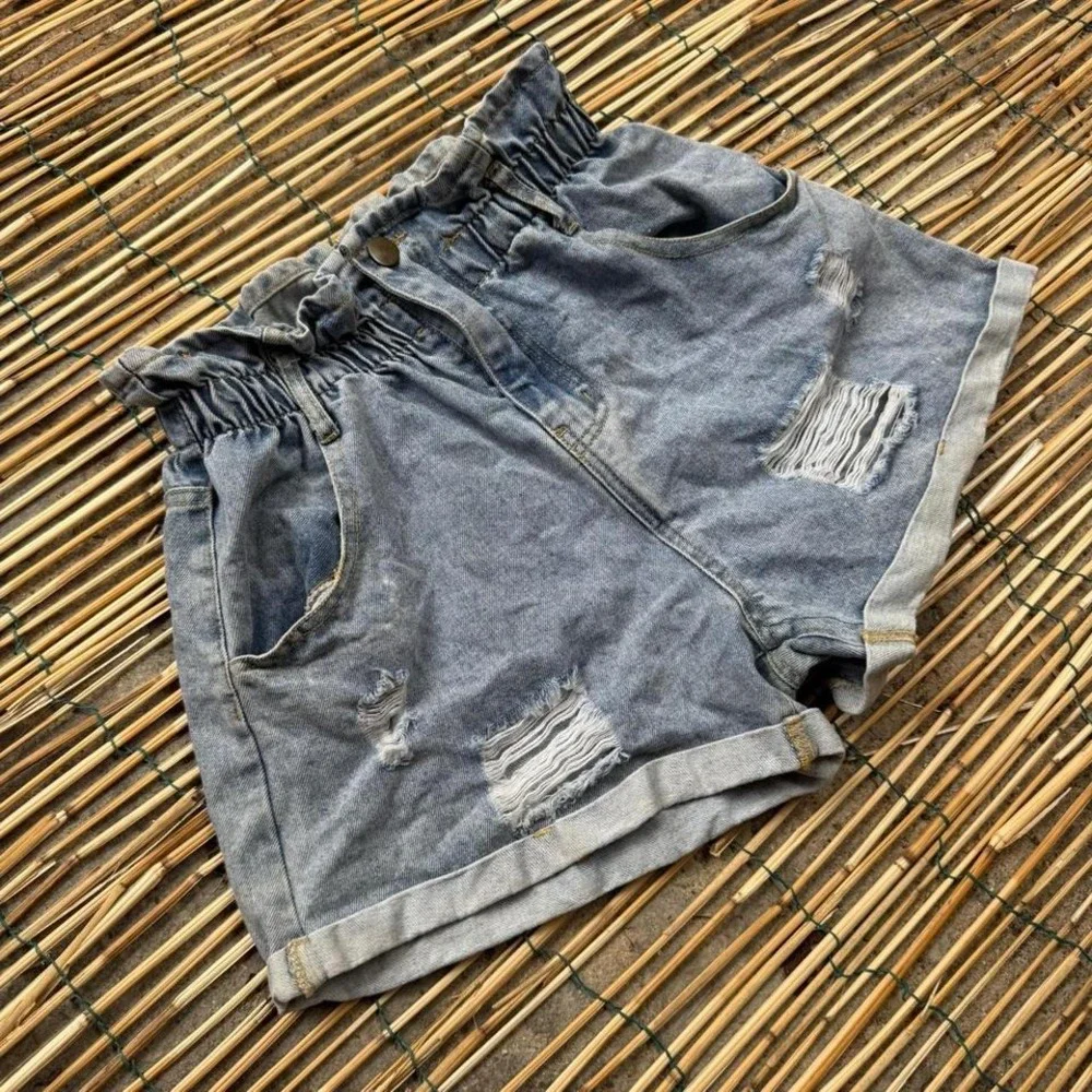 Hyfve Women's High Waist Denim Shorts Size Small Light Blue Distressed Cuffed‎